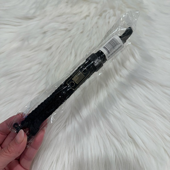 The Hero Company’s Never Forgotten Men's Bracelet & Dog Paracord Collar Bundle - Picture 11 of 16